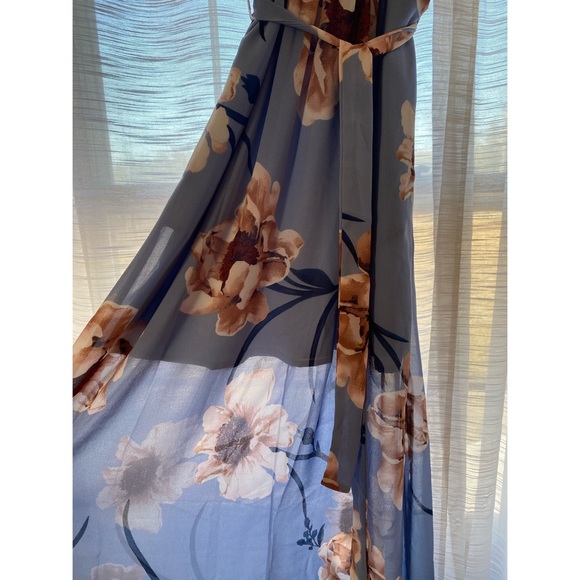 Floral Dress ✨ - Picture 2 of 4